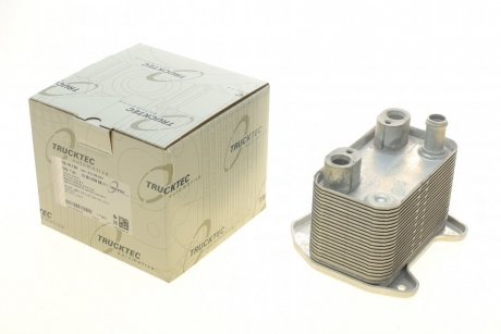 Радиатор масляный MB Sprinter 2.2CDI 00-06 TRUCKTEC 02.18.159 (фото 1)