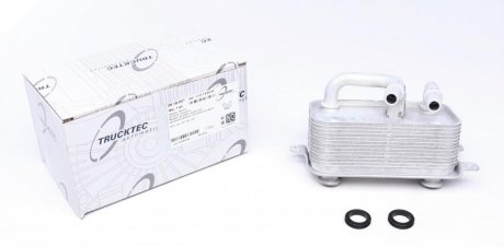 Радиатор масляный BMW 5 (E60/E61)/7 (E65/E66/E67) 2.0-4.4 01-10 TRUCKTEC 08.18.003