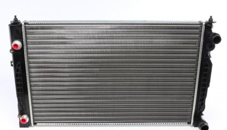 Радиатор охлаждения Audi A4/A6/VW Passat 94-05 MAHLE / KNECHT CR 132 000S (фото 1)