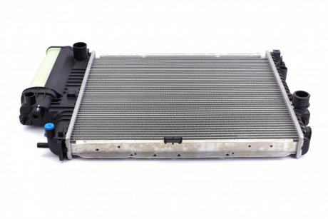 Радиатор охлаждения BMW 5 (E39) 2.0-2.8i 97-00 MAHLE / KNECHT CR 251 000S