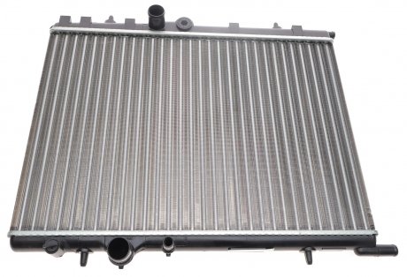Радиатор охлаждения Citroen Berlingo/Peugeot Partner 1.6-2.0HDI 96-15 MAHLE / KNECHT CR 515 000S