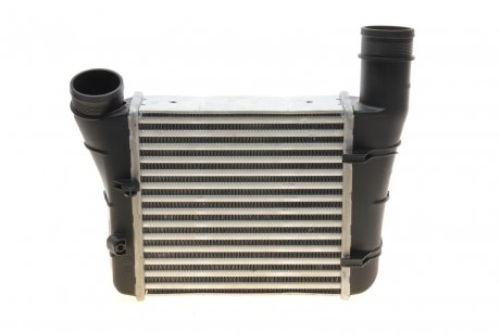 Радиатор интеркулера Audi A4/A6 1.9/2.0D 00-09 AIC 56710 (фото 1)