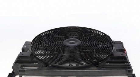 Вентилятор радиатора BMW X5 (E53) 00-06 NRF 47218 (фото 1)