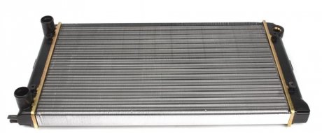 Радиатор охлаждения VW Caddy/Passat 80- NRF 509501 (фото 1)