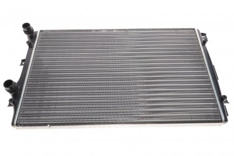 Радиатор охлаждения VW Caddy III 1.9TDI BJB (+/- AC) (650x405x26) NRF 53406A (фото 1)