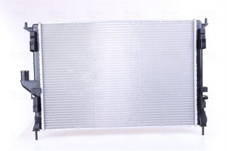 Радиатор охлаждения Dacia Logan 1.2-1.6LPG 04- (+AC) NISSENS 637612