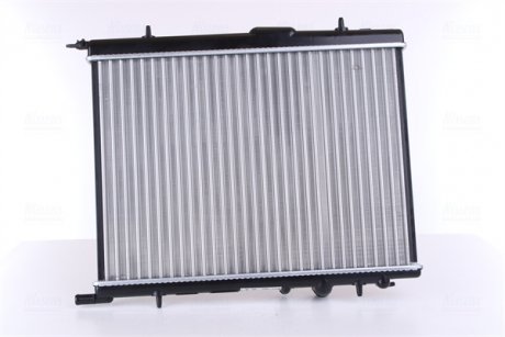 Радиатор охлаждения Citroen Berlingo/Peugeot Partner 1.6-2.0HDI 96-15 NISSENS 63502 (фото 1)