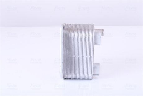 Радиатор масляный MB Sprinter 2.2CDI 00-06 NISSENS 90832 (фото 1)