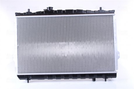 Радиатор охлаждения Hyundai Coupe/Elantra 1.6-2.7 00-09 NISSENS 67467 (фото 1)