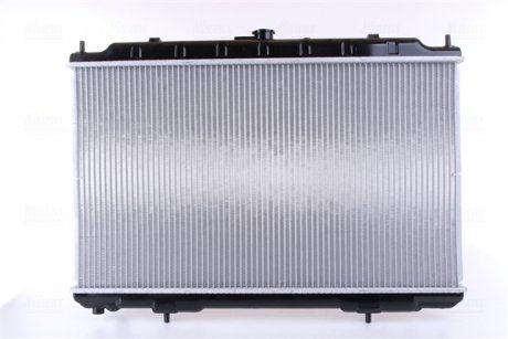 Радиатор охлаждения Infiniti i30/Nissan Maxima QX 2.0-3.0 97-03 NISSENS 68713 (фото 1)