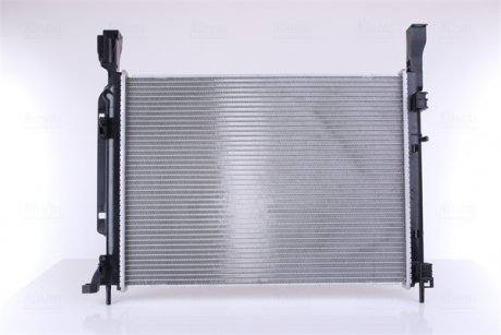 Радиатор охлаждения Renault Kangoo 1.5dCi 08- NISSENS 637618
