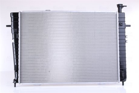 Радиатор охлаждения Hyundai Tucson/Kia Sportage 2.0-2.7 04- NISSENS 675015 (фото 1)