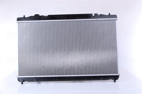 Радиатор охлаждения Toyota Camry 2.4 06-11 (АКПП) NISSENS 646808