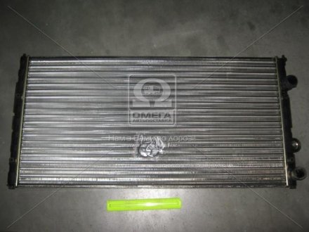 Радиатор охлаждения VW Passat 1.6-2.8 90-97 NISSENS 65252