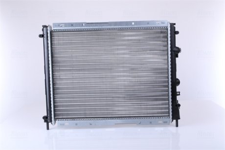 Радиатор охлаждения Renault Kangoo 1.6 16V/1.9D/dTi/dCi 99- NISSENS 63855A (фото 1)