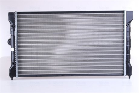Радіатор охолодження VW PASSAT B3 (88-) 1.6/1.8 (вир-во) NISSENS 651741