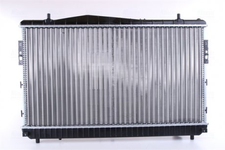 Радиатор охлаждения Chevrolet Lacetti/Daewoo Nubira 1.4/1.8 03- NISSENS 61633 (фото 1)
