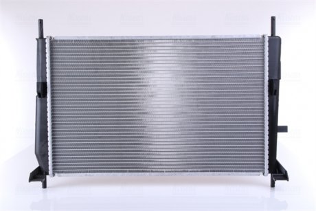 Радиатор охлаждения Ford Mondeo I-II 1.6i 16V/1.8TD/2.4 24V 93-01 NISSENS 62104 (фото 1)