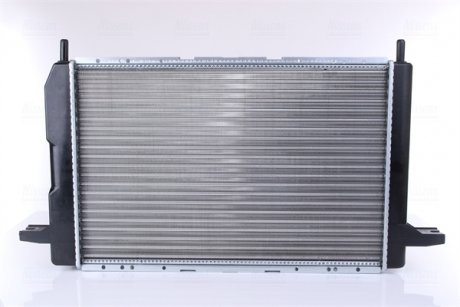Радиатор охлаждения Ford Scorpio 1.8/2.0 85-94 NISSENS 62213