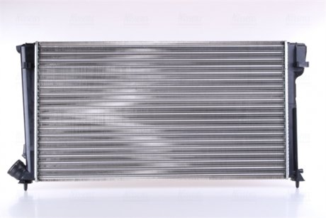 Радиатор охлаждения Citroen Berlingo/Peugeot Partner 1.8D/1.9D 96- (-AC) NISSENS 61315 (фото 1)