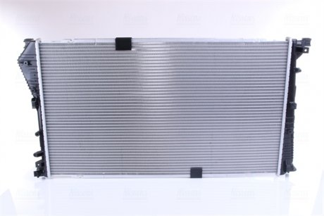 Радиатор охлаждения Opel Vivaro 2.5dCi 06-/Renault Master 2.2/2.5dCi 03- NISSENS 630709 (фото 1)