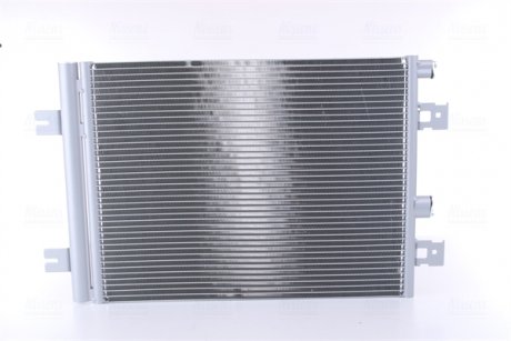 Радиатор кондиционера Dacia Logan/Sandero 04- NISSENS 940262