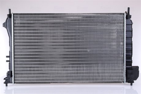 Радиатор охлаждения Opel Vectra C 2.2 DTI 16V 02-06 NISSENS 63023