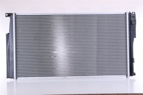 Радиатор охлаждения BMW 1 (F20/F21)/3 F30/F34)/4 (F36/F33) 1.5-3.0i (B38/N20/N55) NISSENS 60817 (фото 1)