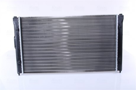 Радиатор охлаждения VW Caddy 1.9 SDI 95- NISSENS 639951 (фото 1)