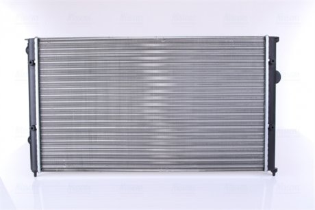 Радиатор охлаждения VW Passat 1.9D 89-97 NISSENS 65243 (фото 1)