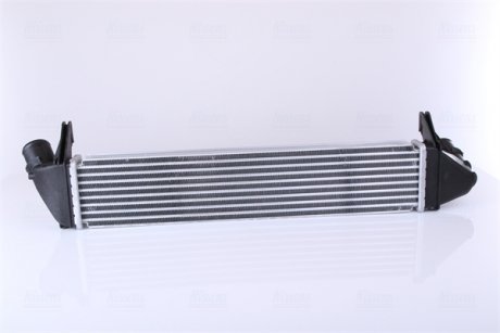 Радиатор интеркулера Dacia Duster/Logan/Sandero 1.5 dCi 08- NISSENS 96585