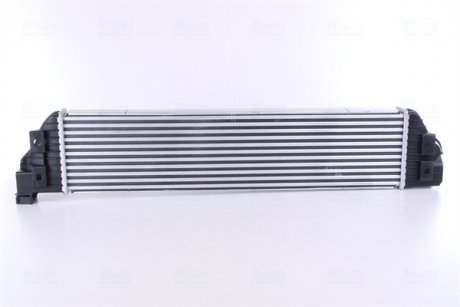 Радиатор интеркулера Renault Master 2.3dCi 10- NISSENS 96501
