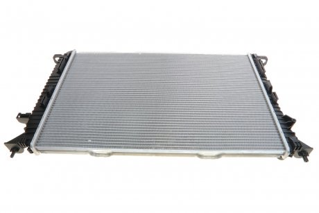 Радиатор охлаждения Audi A4/A5/A6/Q3/Q5 1.4-3.0d 07-16 (АКПП) Van Wezel 03002292 (фото 1)