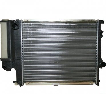 BMW радіатор охолодження E39 520I,523I 95- JP GROUP 1414200300 (фото 1)