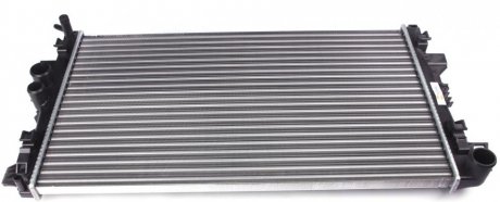 Радиатор охлаждения MB Vito (W639) 03- (-/+AC) AUTOTECHTEILE 100 5038 (фото 1)