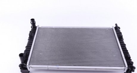 Радіатор охолодження Ford Fiesta 1.3/1.4 TDCi 01-10 NRF 58276 (фото 1)