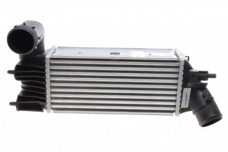 Радиатор интеркулера Citroen C5 2.0HDi 01-04/2.2HDi 01-/Peugeot 406/607 2.0/2.2HDi 99-06 NRF 30835