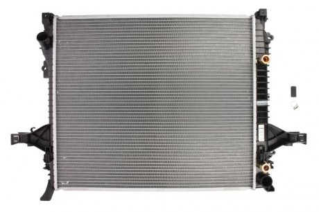 Радиатор охлаждения Volvo XC90 2.5-3.2 02-14 NRF 58356