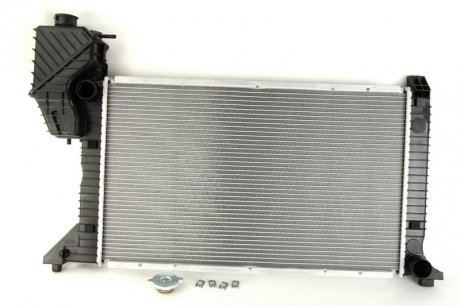 Радиатор охлаждения MB Sprinter 2.3D/2.9TDI 95-00 (+AC, МКПП) NISSENS 62685A (фото 1)