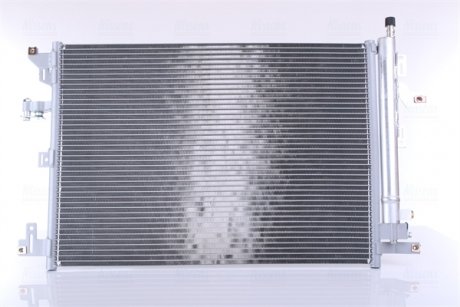 Радиатор кондиционера Volvo XC70 II/XC90 I 2.4D-4.4 02-14 NISSENS 940830 (фото 1)