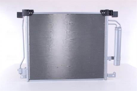 Радиатор кондиционера Nissan Juke 1.2/1.6DIG-T/1.5dCi 10- NISSENS 940555