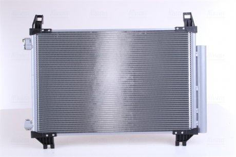 Радиатор кондиционера Toyota Yaris 1.0/1.3 10- NISSENS 940270 (фото 1)