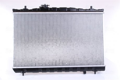 Радиатор охлаждения Hyundai Coupe/Elantra III 1.6-2.7 96-09 NISSENS 67493 (фото 1)