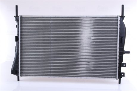 Радиатор охлаждения Ford Mondeo 2.0-3.0 i/2.0-2.2 D 00-07 NISSENS 62023A (фото 1)