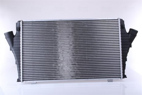 Радиатор интеркулера Opel Vectra C 1.9CDTI 04-08 NISSENS 96646 (фото 1)