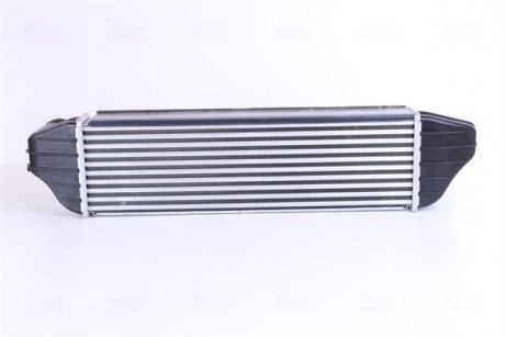 Радиатор интеркулера BMW X3 (E83) 2.0D/3.0D 05-11 N47/M57 NISSENS 96129 (фото 1)
