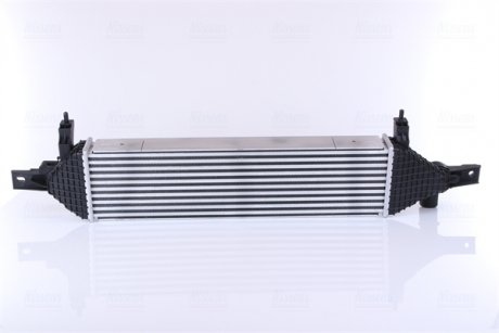 Радиатор интеркулера Nissan Qashqai 1.6D 11-14 NISSENS 96436 (фото 1)