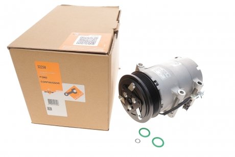 Компресор кондиціонера Ford C-Max/Kuga/Volvo C30/C70/S40/V50 2.0D 03-12 NRF 32250